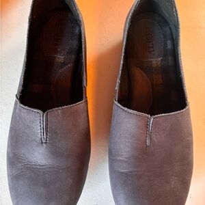 Born Navy Blue Leather Loafer 8